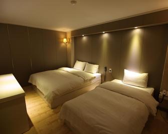 Namwon River Hotel - Namwon - Habitación