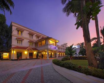 Quality Airport Hotel - Nedumbassery - Edificio