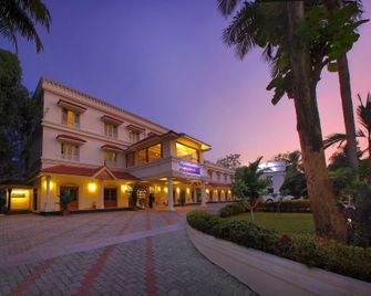 Quality Airport Hotel - Nedumbassery - Budova