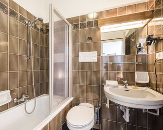 Hotel Elefant - Ora - Bathroom