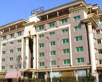Hotel Tiba Pyramids - קהיר - בניין