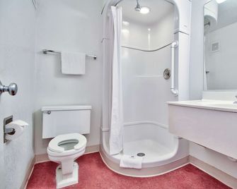Motel 6 Nogales Az Mariposa Road - Nogales - Ванна кімната