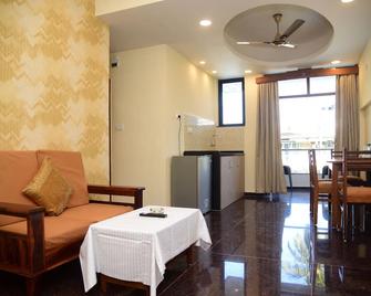 Valentines Retreat - קנדולים - סלון