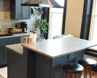 Luxury Two Bedroom Two Bathroom Condo in Corktown Detroit - Detroit - Küche