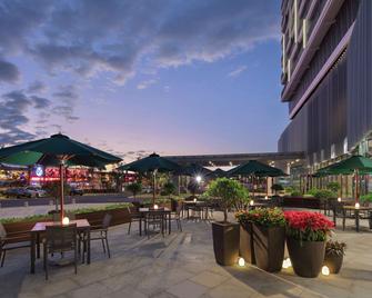 Hilton Garden Inn Sanya - Sanya - Patio