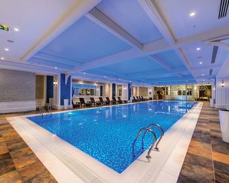 Elite World Istanbul Florya - Istanbul - Pool