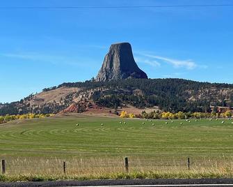 Rustic Log Cabin In The Beautiful Wyoming Black Hills! - Sundance