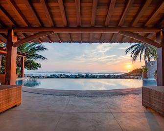 Custom Built, Luxury Villa on the Beach! - Troncones - Patio