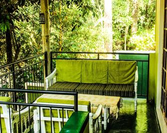 Kandy Guesthouse - Kandy - Balcony
