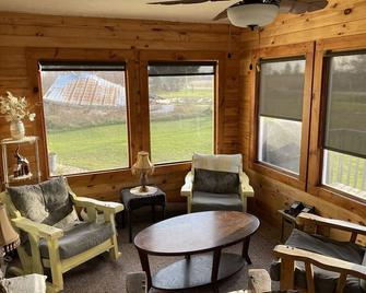 \'Cozy Cottage\' Your home away from home! - Mount Stewart - Living room