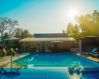 Luna Hut Resort - Hua Hin - Pool