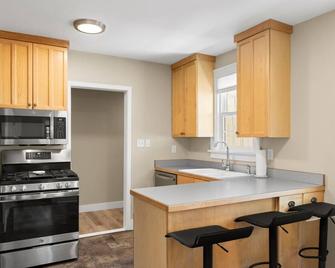 Freshly renovated home in a vintage neighborhood - Billings - Cocina