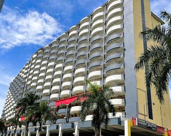 Dindings Pantai Desair Apartment By Dpd - Lumut - Building