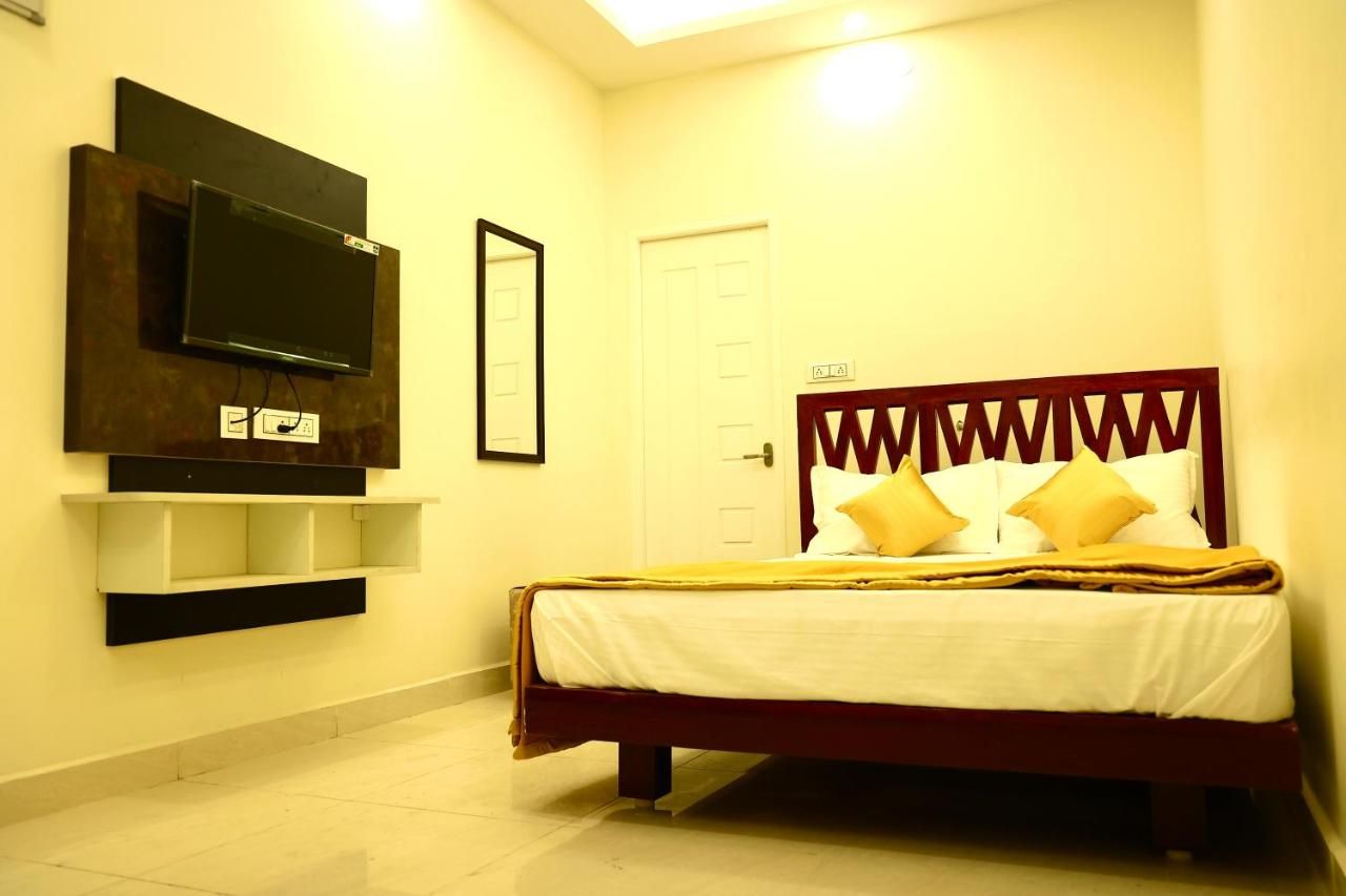 Jacks Den Residency