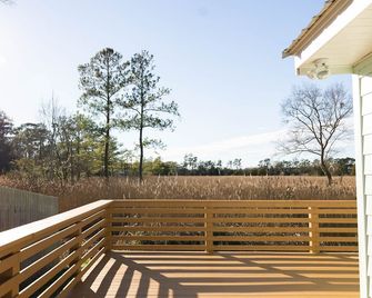 Marsh view bungalow located in Georgetown, SC - Georgetown - Balcón