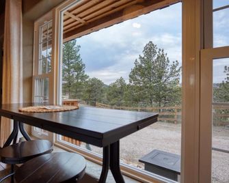 Columbine Cabin at Highland Meadows - Hot Springs - Balcony