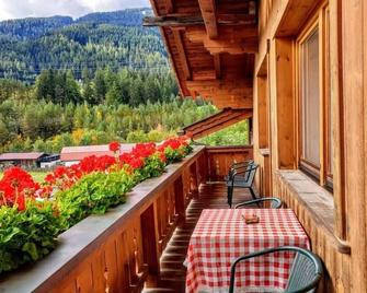 Alpen Appartements Lärchenhof - Lermoos - Balkon