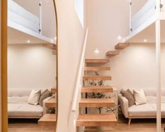 Szerb Boutique Suites, By Bqa - Budapeşte - Merdivenler