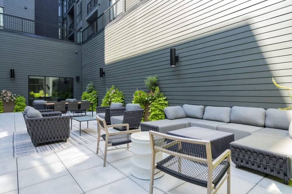 King Bed, Free Parking, Near Upmc, Pitt & Cmu - بيتسبرغ - شرفة مرصوفة