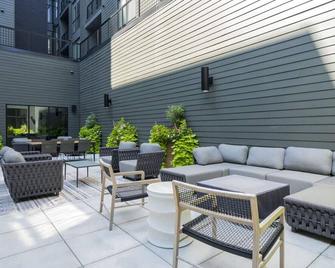 King Bed, Free Parking, Near Upmc, Pitt & Cmu - بيتسبرغ - شرفة مرصوفة