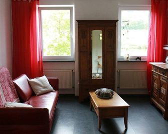 Senkbeil, Elfriede - Apartment Moselblick In Spay - Zell - Wohnzimmer
