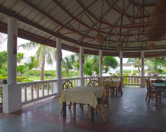 Sea Forest Beach Resort - Moalboal - Restaurant