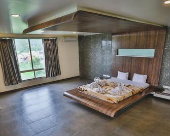 Sorina Hillside Resort Pune - Pune - Bedroom