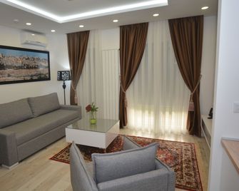 Apart Hotel Family - Sarajevo - Phòng khách