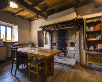 Hostel Podesteria di Gombola - art and culture - Polinago - Dining room