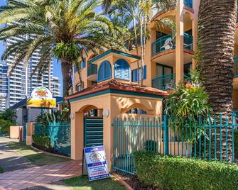 Aruba Sands Resort - Broadbeach - Building