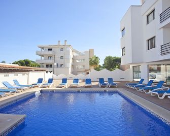Apartamentos Don Quijote - Cala Ratjada - Pool