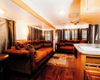 La Junta Colorado Cabins - La Junta - Obývací pokoj