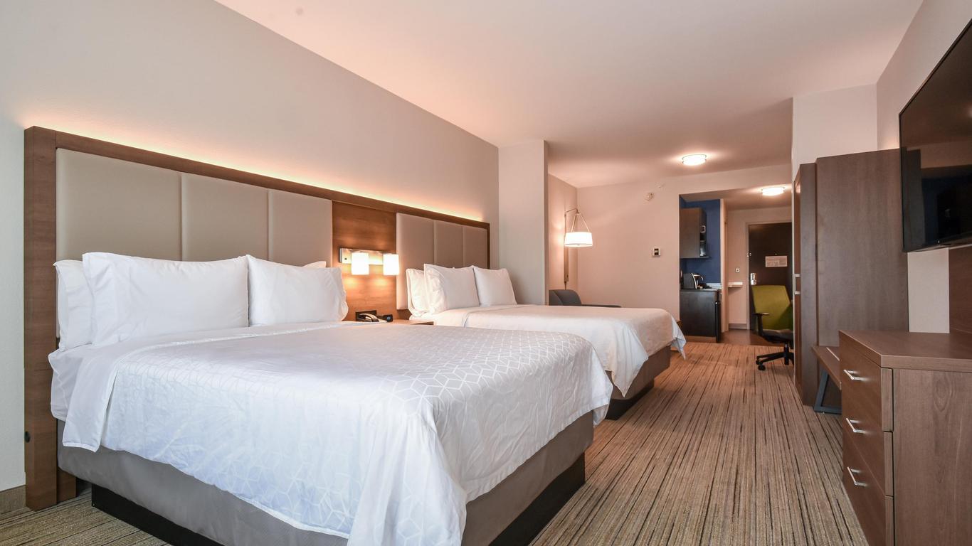 Holiday Inn Express & Suites Charlotte Southeast - Matthews