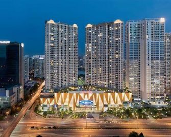 Vinhomes D'Capitale Luxury Apartment - By Mc Homes - Hanoi - Building