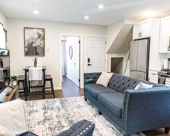 Luxury Apartment— 2 Bed/1 Bath, Private, Free Parking, Near Jfk - Queens