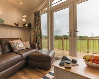 2 bedroom accommodation in Keltyneyburn, near Aberfeldy - Aberfeldy - Obývací pokoj