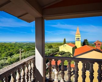 San Mauro Countryside Retreat with Restaurant & Wine Cellar - Momjan - Balcony