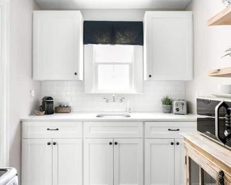 'Absolutely lovely, apartment was wonderful. Great location, nicely furnished.' - נאשוויל - מטבח