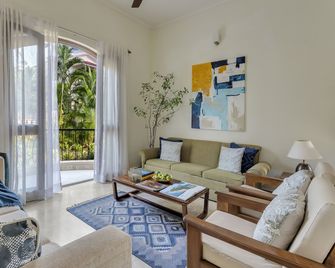 Aguada Anchorage - The Villa Resort - Panaji - Living room