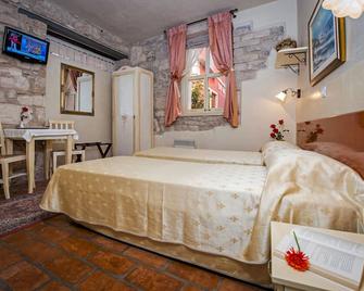 Residence Marco Polo Centro Storico - Rovinj - Yatak Odası