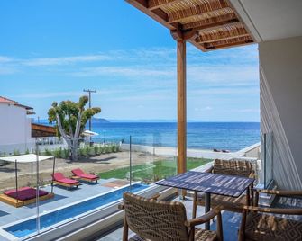 Amyntas Seafront Hotel - Неос-Мармарас - Балкон