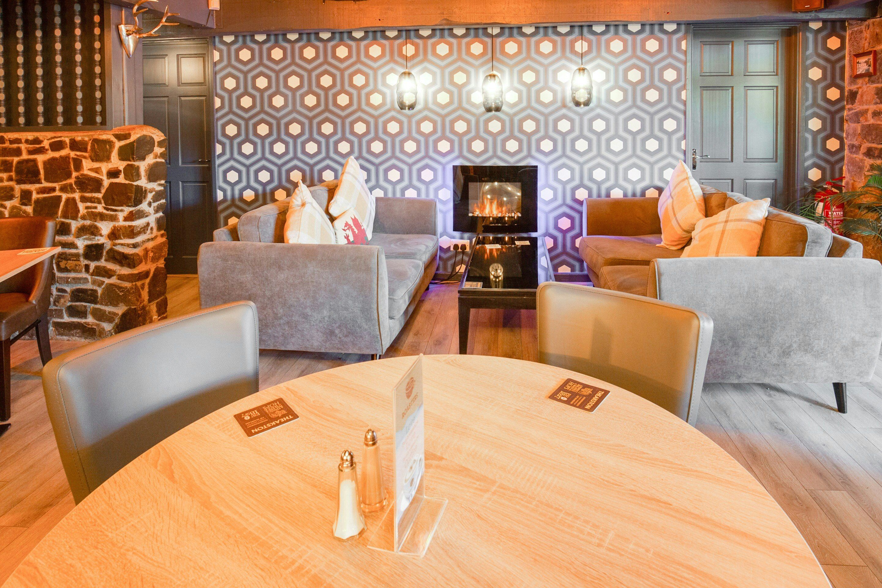 OYO Lamphey Hall - Pembroke - Restaurant