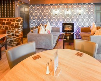 OYO Lamphey Hall - Pembroke - Restaurant
