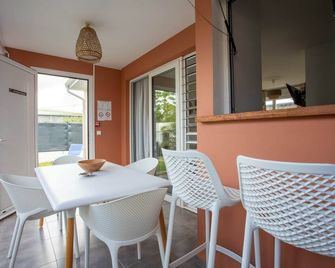 Suite 3 ' le Palmier Chanvre' - Saint-François - Dining room