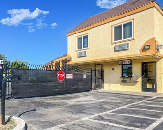 Value Suites Extended Stay - Sacramento - Edificio