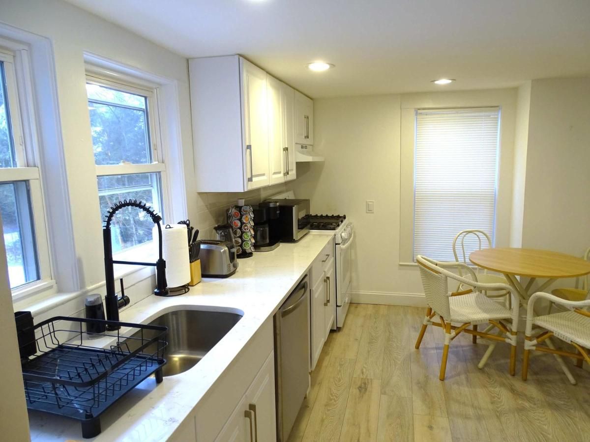 3 Bed Apartment in Quiet Neighborhood