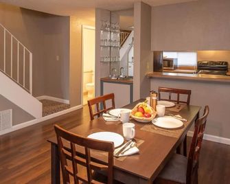 Thunderbird Resort Club - Sparks - Dining room