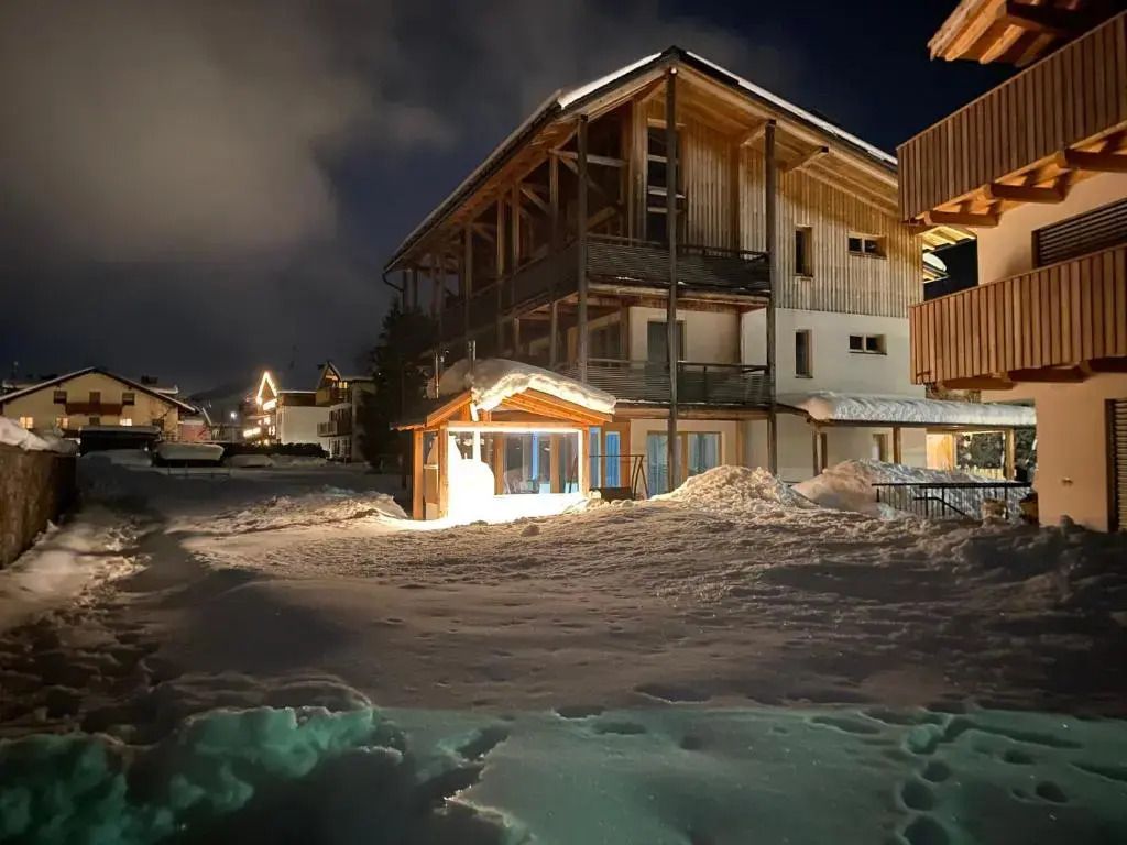 Garni - Hotel Am Burghuegel - סן קנדידו - בניין