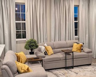 Modern and Stylish 3BR Home near Philadelphia - Mount Holly - Sala de estar