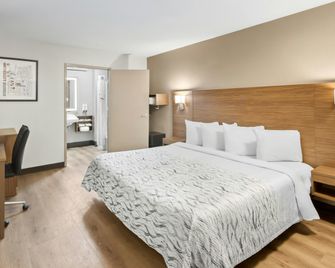 Red Roof PLUS+ Columbus-Ohio State University OSU - Columbus - Bedroom